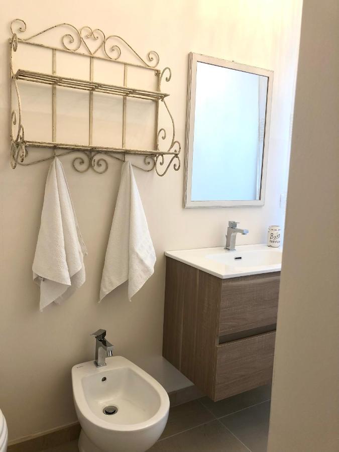 A Casa Di Tati Bed & Breakfast ชิวิตาโนวา มาร์เค ภายนอก รูปภาพ